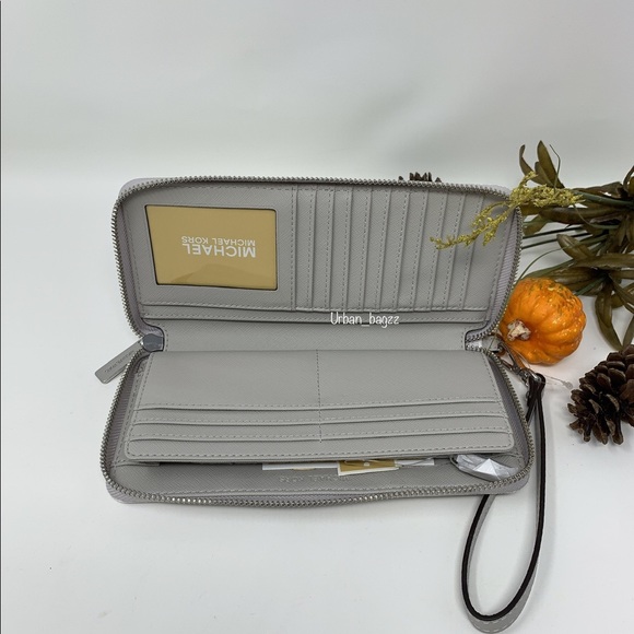 Michael Kors JST Large Zip Wallet - Picture 7 of 9